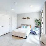 Music City Modern