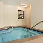 Luxe Hotel