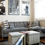 Cashville - Stylish Condo Minutes From Broadway
