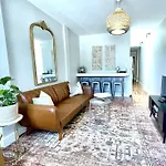 City Skyline Views In A Great Neighborhood