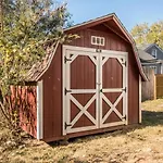 Huge Private House- No Shared Walls Private Backyard