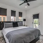 Private Parking, Patios In Stunning East Nash Home 5 Min From Dt