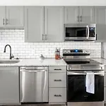 Modern Apartment In Prime Location Id9717X32