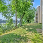 Nash Star Private Condo - 2Bed, 2Bath, Sleep 6, 25 Min Walk To Broadway And All Nashville Attractions, Pool, Gym