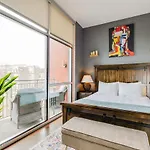 Longterm Stay Just Across The River From Downtown- Fully Equipped For Long Term Stay