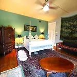 7000Sf 11Bed/3Bth 3 Acres! 5 Minutes Downtown