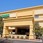 La Quinta By Wyndham Airport
