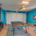 Mega Home - 24 Beds And Karaoke