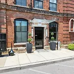 Studio With Pool Access 2 Mi To Downtown Nashville!