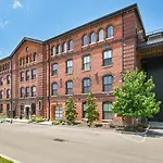 Studio With Pool Access 2 Mi To Downtown Nashville!