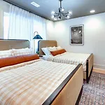 The Duo - 24 Beds & Stunning City Views Book Now