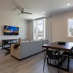 Huge Space - 10 Beds - Rooftop W City Views