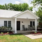 Spacious Nashville Homebase With Backyard