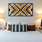 Cozy Bohemian Condo With Pool Mins To Downtown