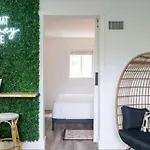 Cozy Bohemian Condo With Pool Mins To Downtown