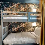 Location 5 Mins To Broadway Sleeps 8