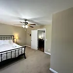 Ace Condo W Hot Tub Only 15 Mins To Broadway!