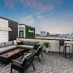 Holiday home The Willow - Rooftop Lounge With Skyline Views