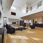 The Grove - Private Yard - 4 Mins To Broadway