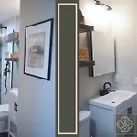 Riverside Rose - Stylish Riverfront Getaway