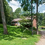 New Secluded Pool Home 20 Mins To Dwtn
