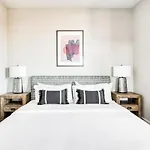 Cozysuites Music Row Spacious 2Br W Free Parking31