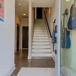 Carrie Underwood\'S East Side Rooftop Game Room