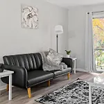 Lovely 1 Bedroom Apartment Located In Greenhills.