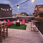 Carrie Underwood\'S East Side Rooftop Game Room