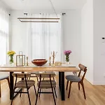 Huge Elegant 1 Bd - Big Living Space, Free Parking