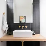 Holiday home Nash Chic Near Dt Rooftop Luxe Comfort *