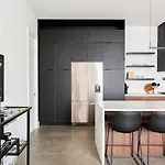 Nash Chic Near Dt Rooftop Luxe Comfort Holiday home