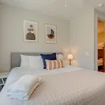 Modern Melrose-2 Bedroom Condo-5 Mins To Broadway