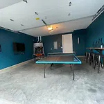 Booking Fast 12 Beds - Rooftop Views