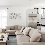 Huge Elegant 1 Bd - Big Living Space, Free Parking
