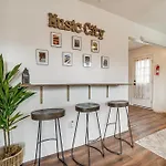 Charming Townhome - 8 Mi To Downtown Nashville!
