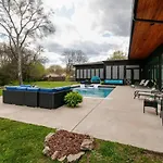 Unique Modern Ranch W Year Round Pool And Hot Tub