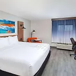 La Quinta By Wyndham Airport Hotel 3*