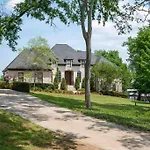 Luxury@Lake Mansion Pool/Hot Tub For Discerning Tastes