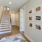 Booking Fast 12 Beds - Rooftop Views