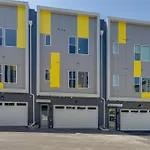 East Nash Oasis - 13 Beds - Going Fast