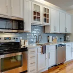 Skyline Views From Shelby With Wifi, Fully Furnished, Pet Friendly & In Unit Laundry