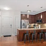 Music Town - Gorgeous Germantown Condo