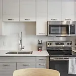 Landing Modern Apartment With Amazing Amenities