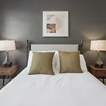 Landing Modern Apartment With Amazing Amenities