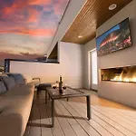 Triple Luxe - Sleeps 36 - Three Lavish Midtown Homes
