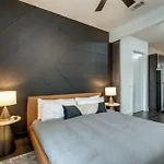 3 Luxury Loft Units - Mins To Broadway - Sleeps 15