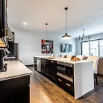 2 Stylish Gulch Town Homes - Rooftop Hot Tub - Sleeps 24