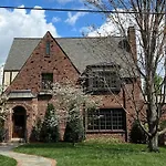 Luxe Comfort In An Artistic & Historic Home