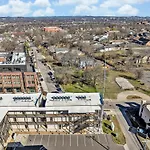 The Outlaw In Downtown Nashville By Nautical Properties